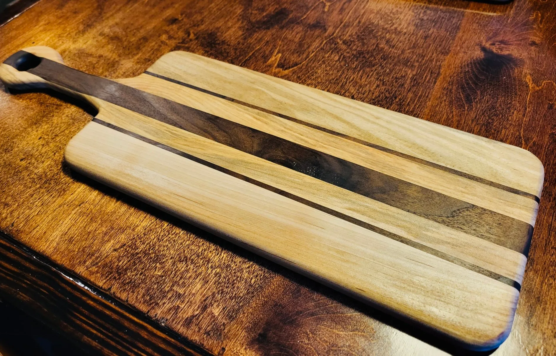 Honey Bee Woodcraft Medium Cutting Boards